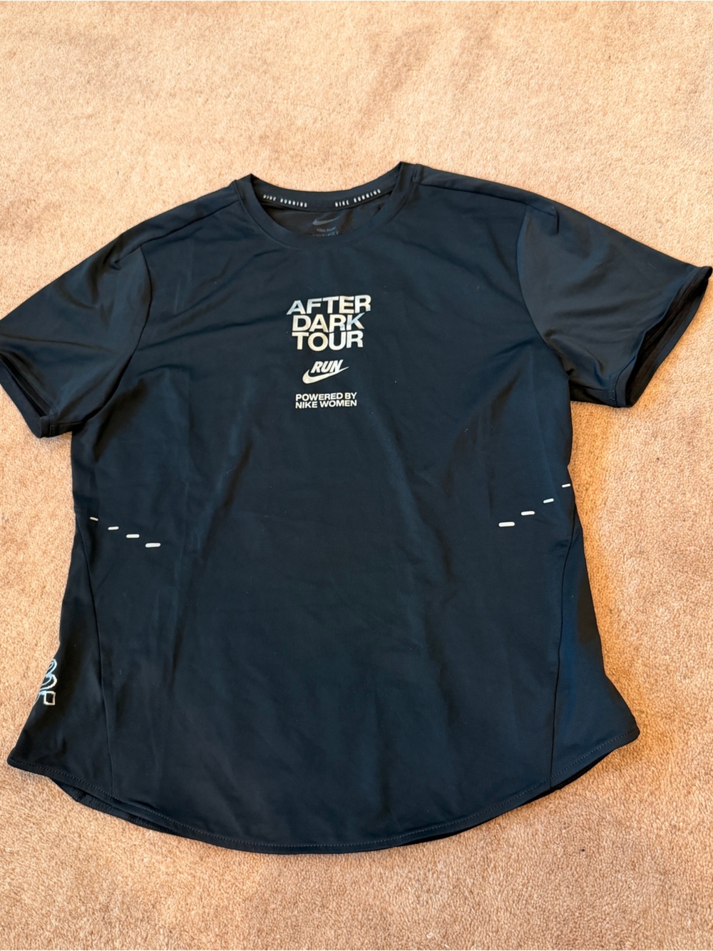 Nike Black 'After Dark Tour' Short Sleeve Running Tee Size Small